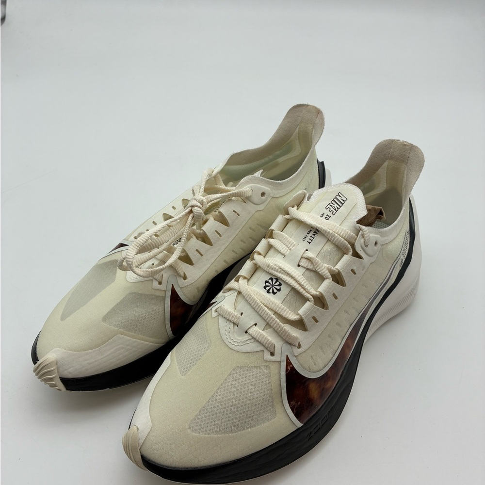 Nike Womens Zoom Gravity Mesh Printed Running Shoes Ivory, 7